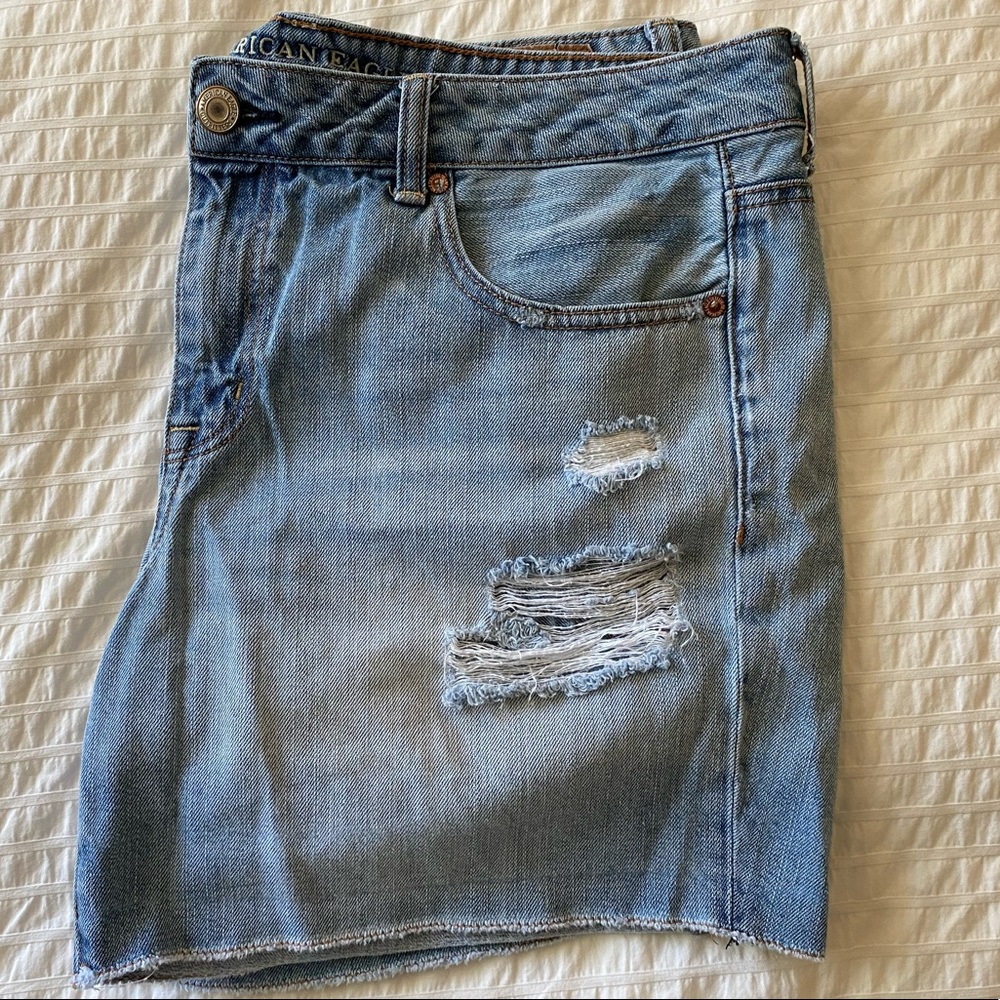 American Eagle Mom Shorts! Size 16!